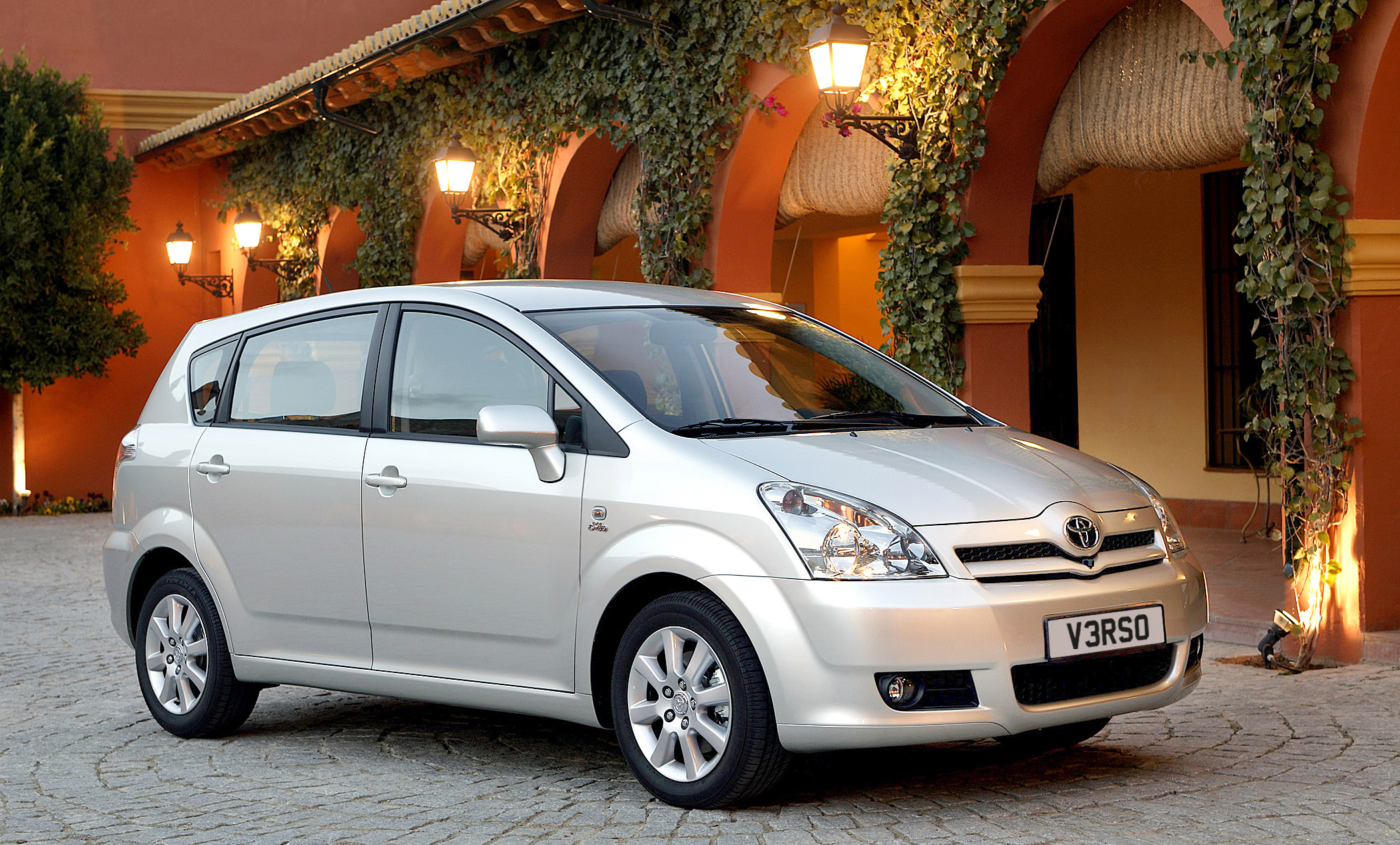 Toyota - Corolla Verso 2de gen. vanaf 2004 Radio CD-Speler reparatie