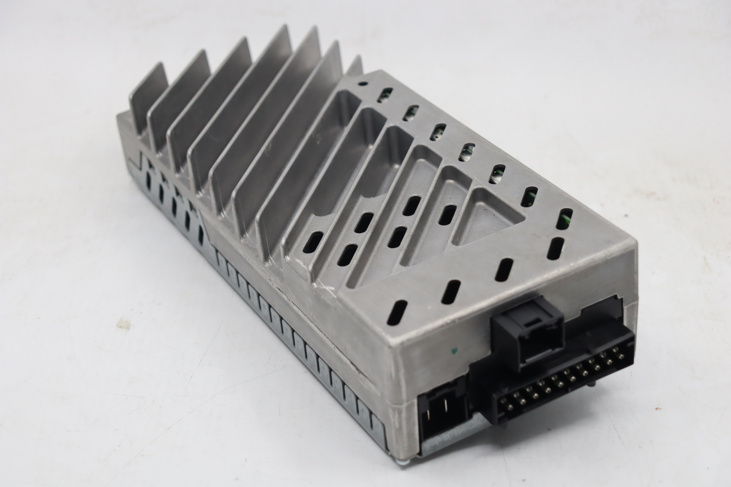 Yamaha - X3 F25 facelift v.a. 2014 Versterker reparatie