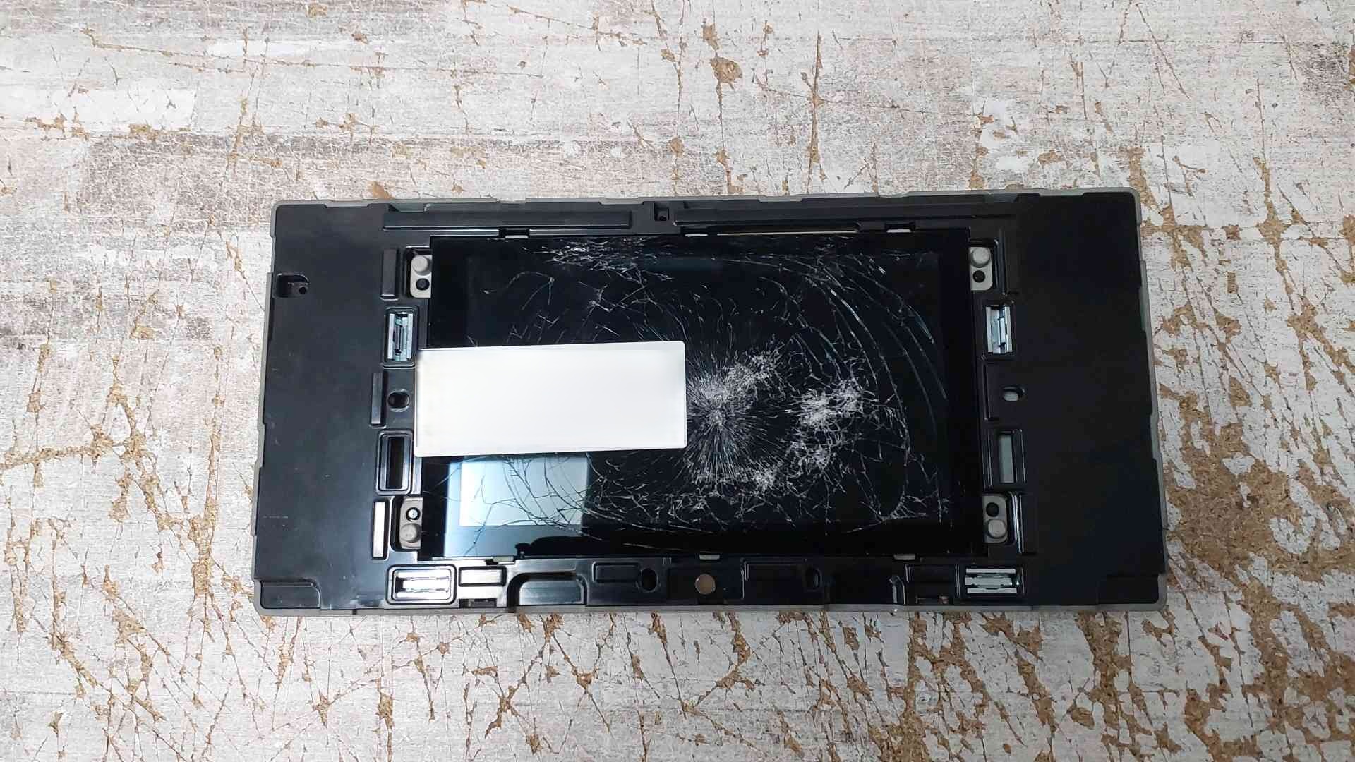 Mercedes - Sprinter W907 (vanaf 2018) Navigatiescherm reparatie