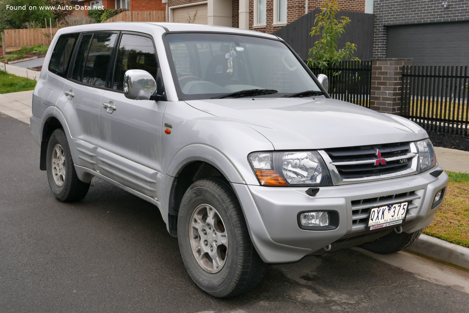 Mitsubishi - Pajero Mark 3 (560) vanaf 2001 Tellerpaneel reparatie