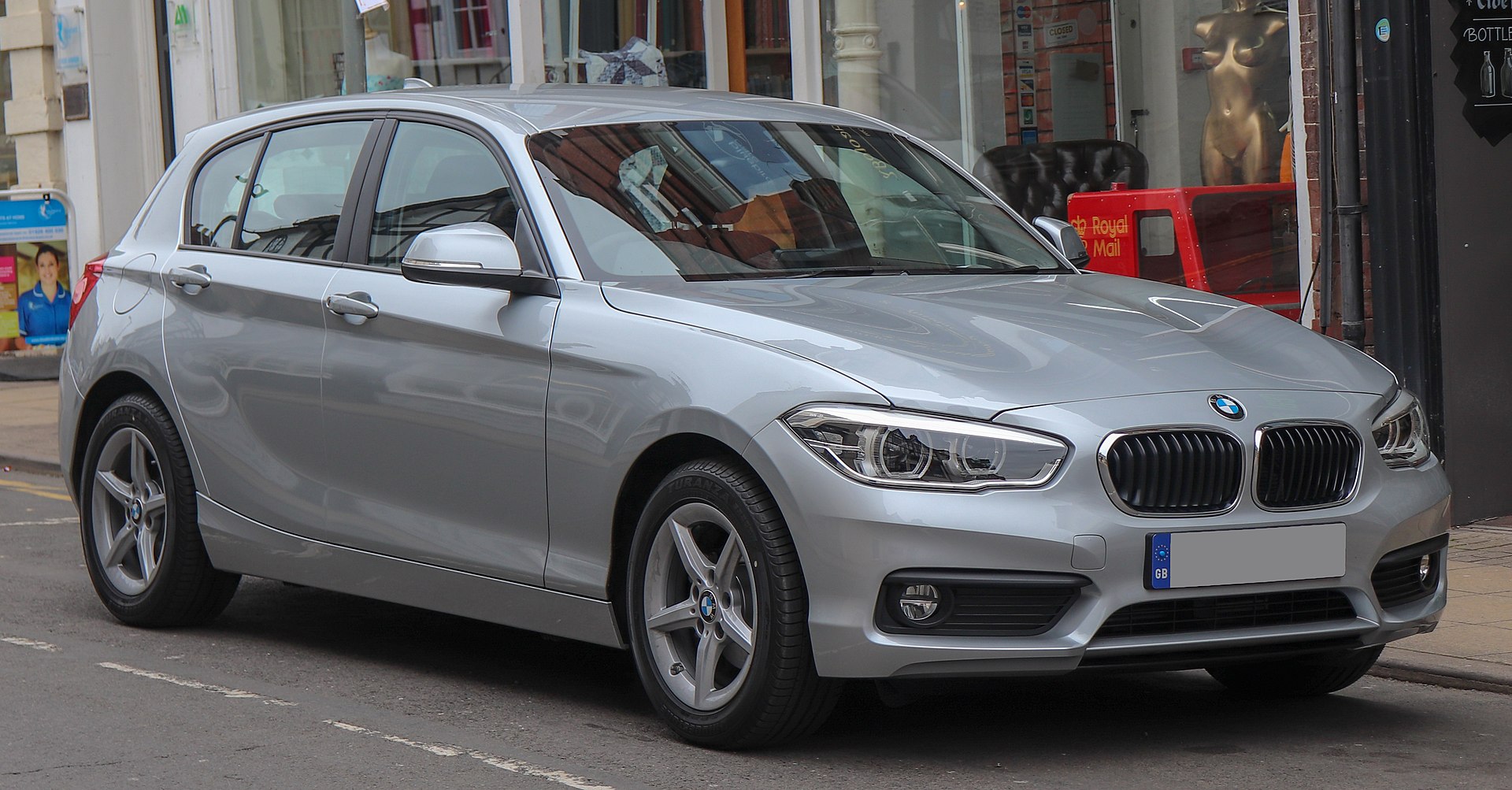 BMW  - 1 Serie F20 facelift v.a. 2015 Navigatiescherm reparatie