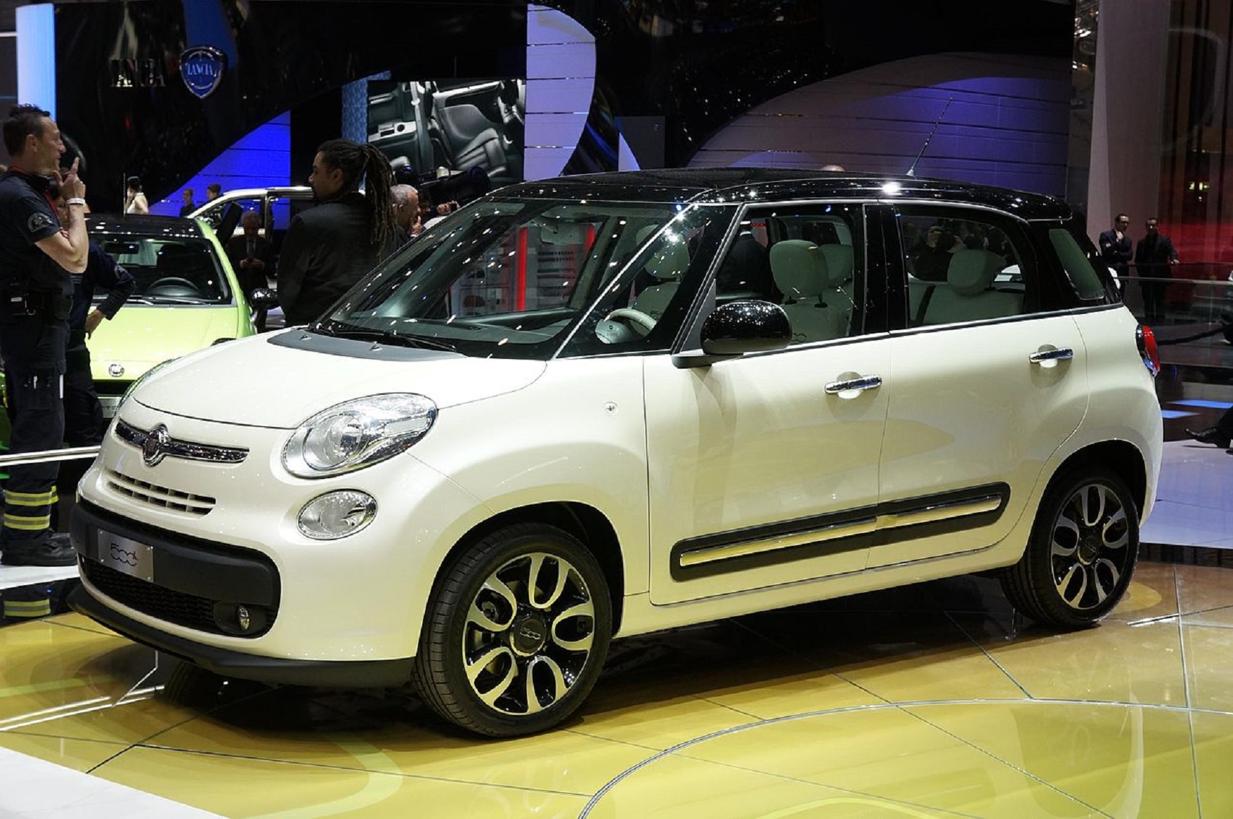 Fiat - 500L vanaf 2012 Navigatietoestel reparatie