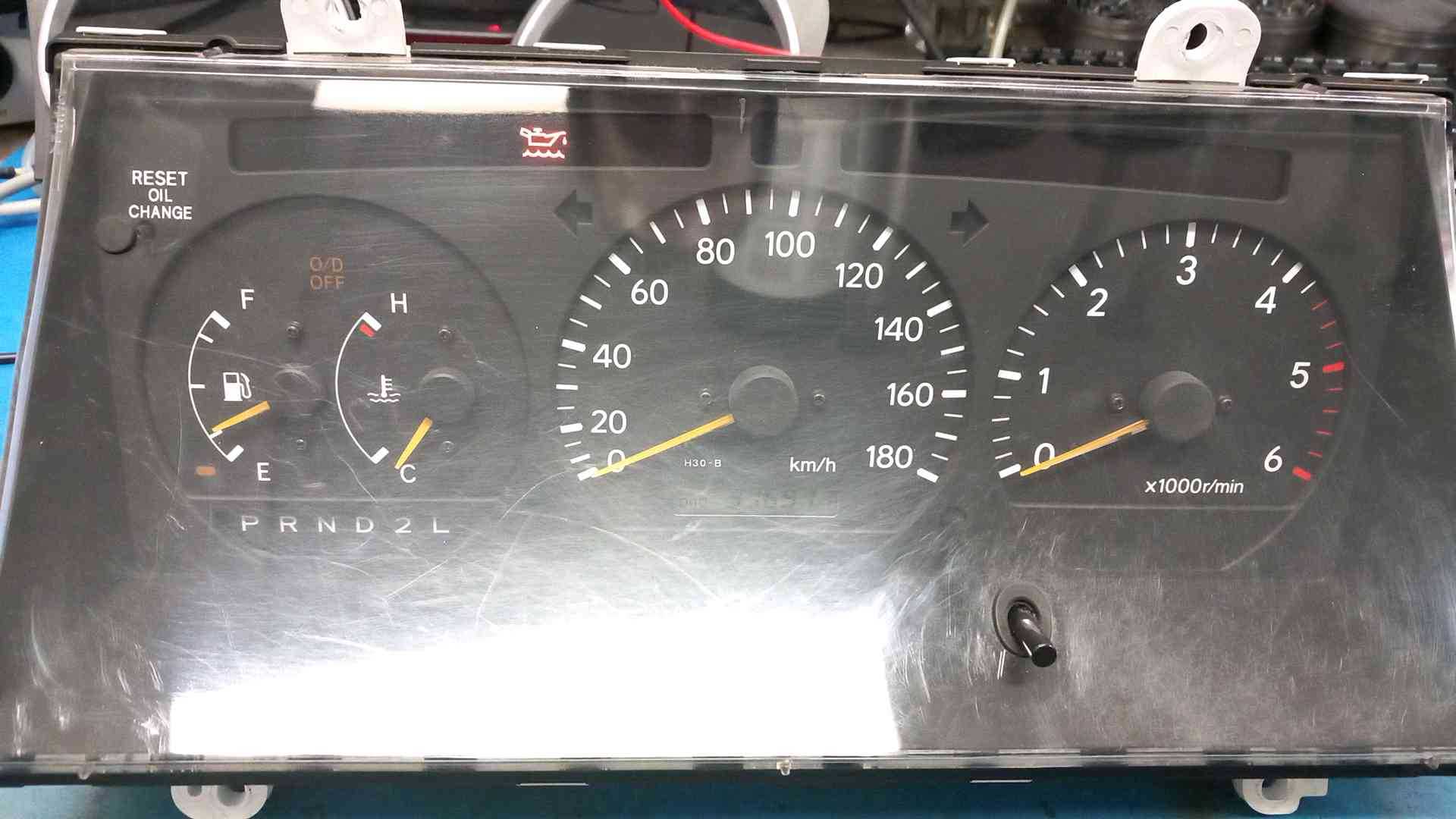 Aftermarket Radios - HiAce 4de gen. 3de facelift v.a. 2002  reparatie